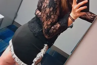 💋💋🤪show me a good time and i w... - Image 4