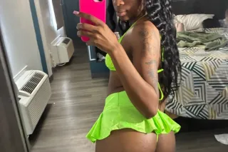 EVER SEEN A PYT LOOK SO GOOD😍👀... - Image 3