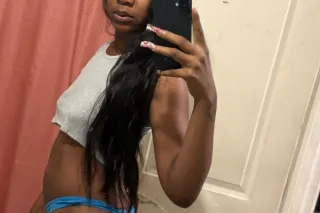 Honey is back full time come see me today for a special - Image 1