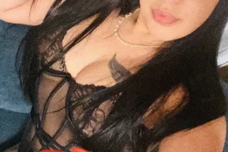 chica latina sexy no atiendo cubanos - Image 2