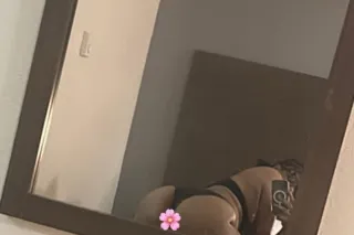 Yung Creole Slutt👩🏽🏫😏MsMakeemNutt🧘🏽♀🤫 - Image 1